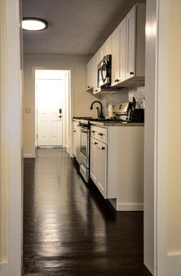 Modern Two Bedroom Condo - Boston Stoneham エクステリア 写真