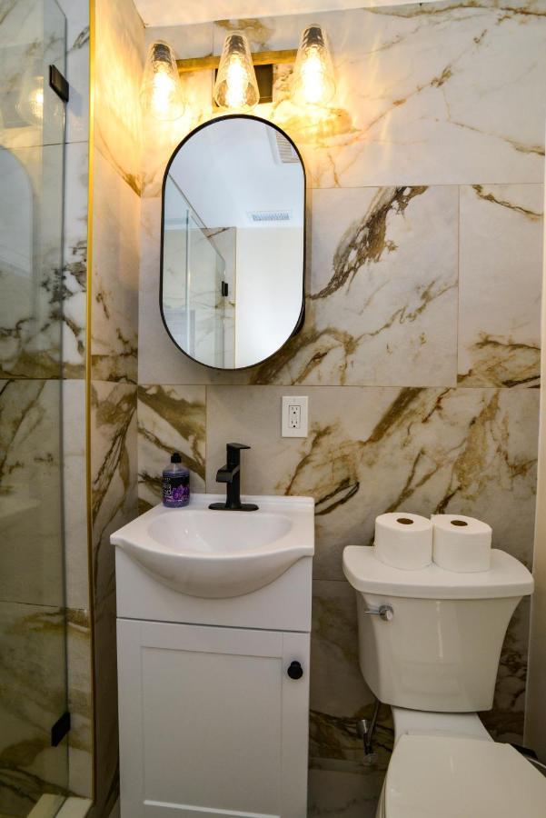 Modern Two Bedroom Condo - Boston Stoneham エクステリア 写真