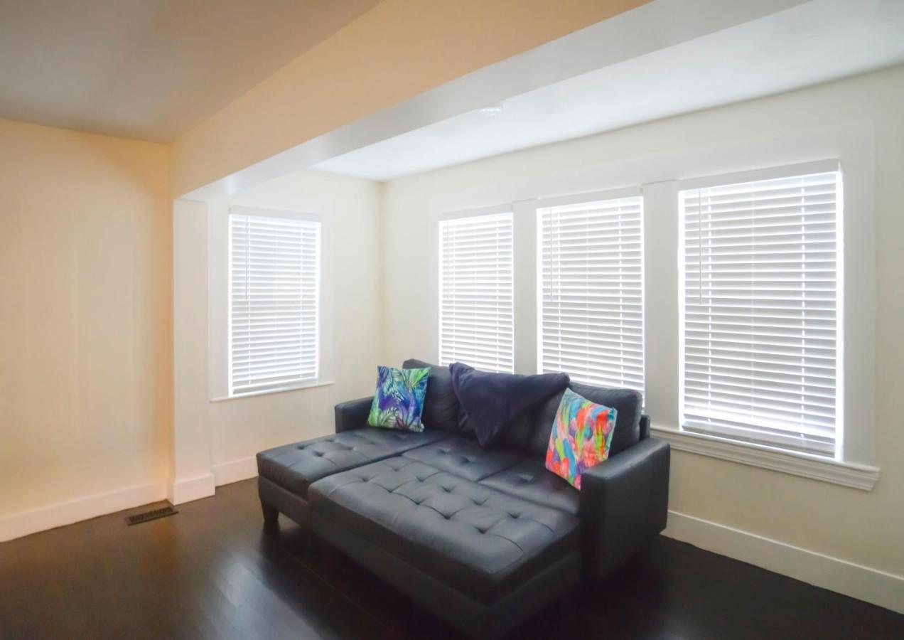 Modern Two Bedroom Condo - Boston Stoneham エクステリア 写真