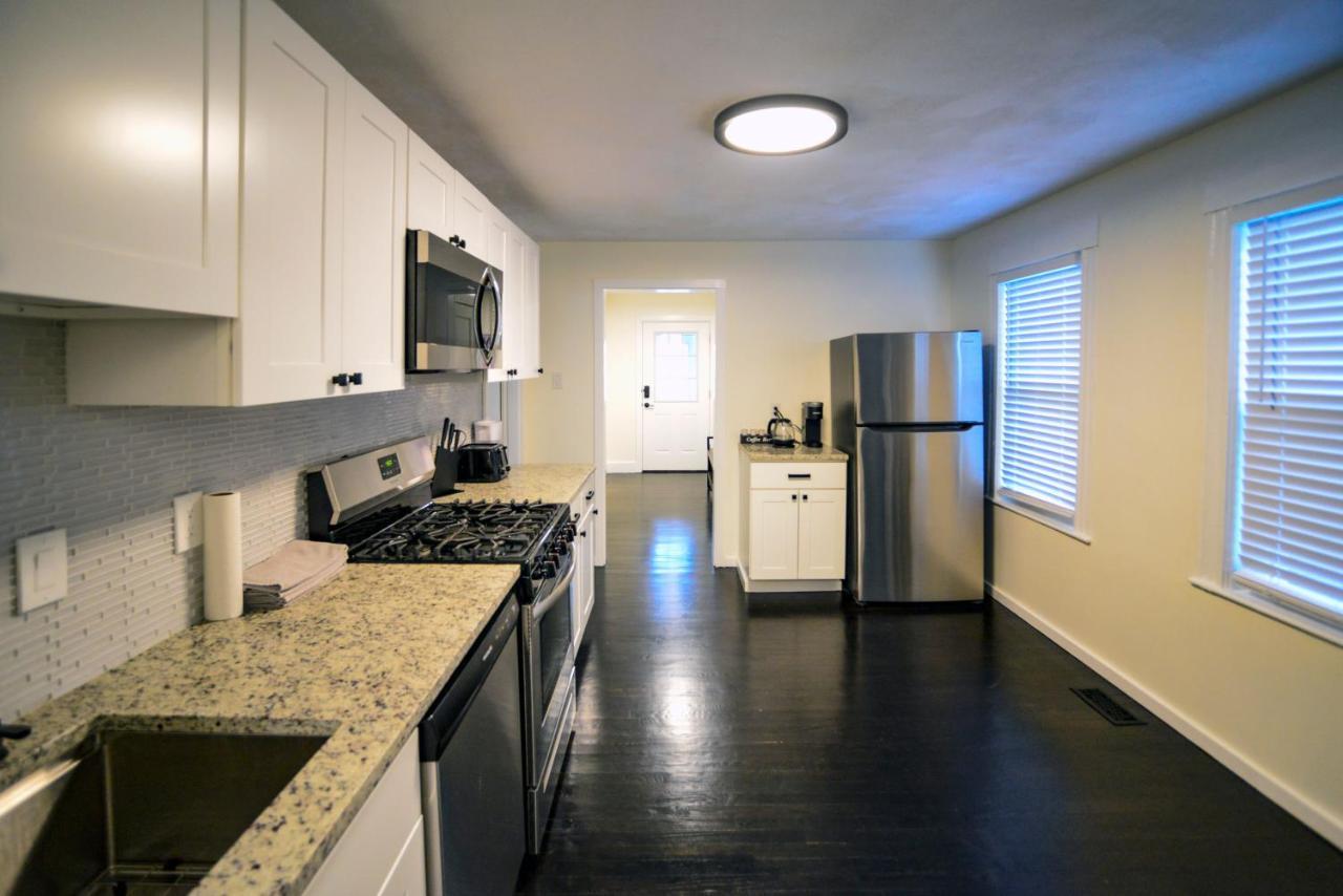 Modern Two Bedroom Condo - Boston Stoneham エクステリア 写真
